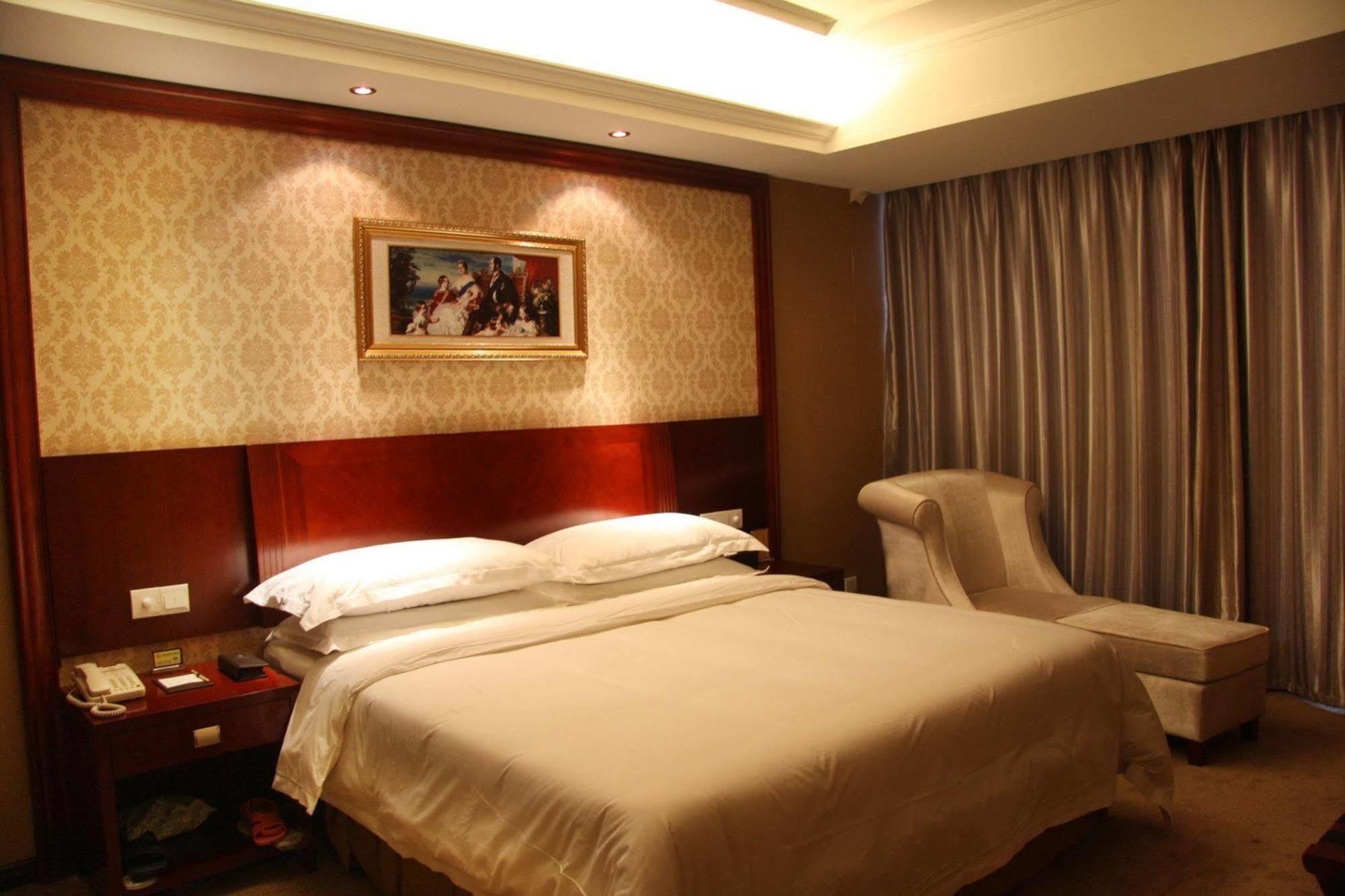 Vienna Hotel Nanchang Ruzi Road Экстерьер фото