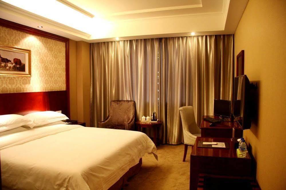 Vienna Hotel Nanchang Ruzi Road Экстерьер фото