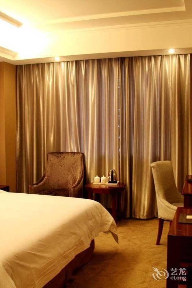 Vienna Hotel Nanchang Ruzi Road Экстерьер фото