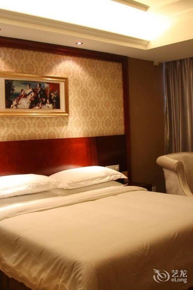 Vienna Hotel Nanchang Ruzi Road Экстерьер фото